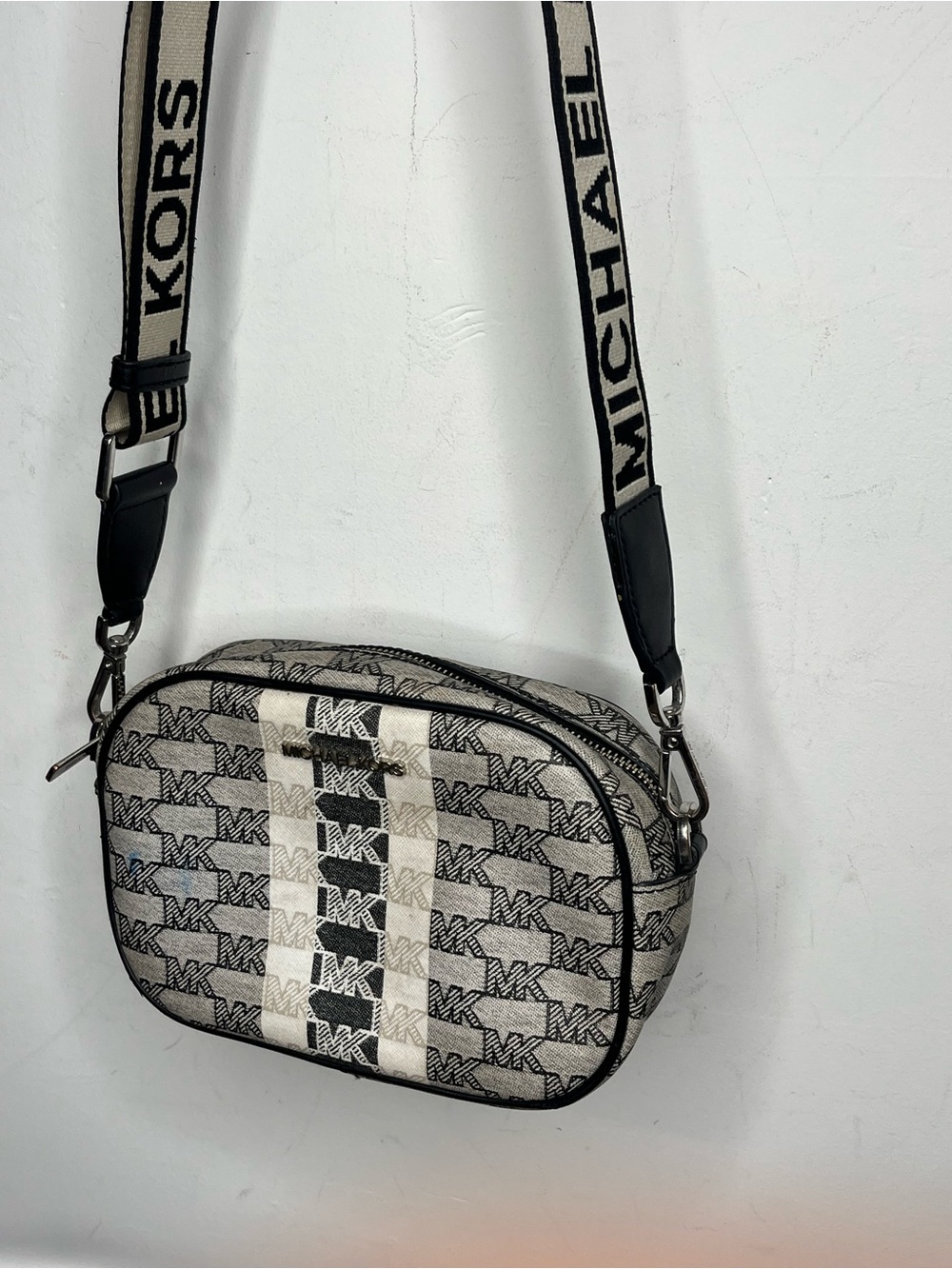 Michael Kors Jet Set Travel  Crossbody - Camera Bag Black White